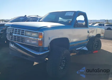 1992 Chevrolet Gmt-400 K1500 z USA, uszkodzony, nr VIN 1GCEK14K1NE101110